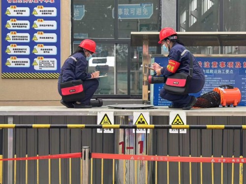 2025年7月29日泰安市應(yīng)急局領(lǐng)導(dǎo)來澤能電力科技公司調(diào)研＂有限空間作業(yè)＂安全治理演示活動(dòng)！